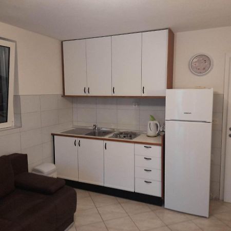 Franko Apartmani ザンブラティヤ エクステリア 写真