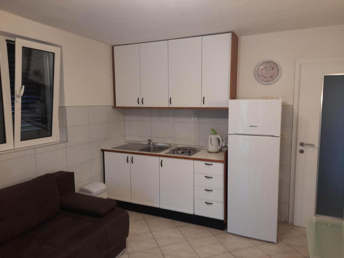 Franko Apartmani ザンブラティヤ エクステリア 写真