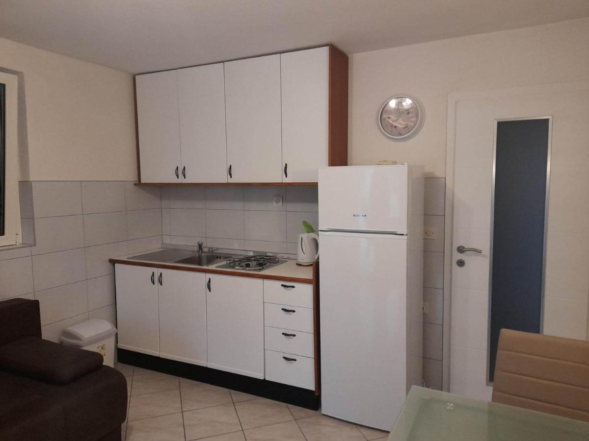 Franko Apartmani ザンブラティヤ エクステリア 写真