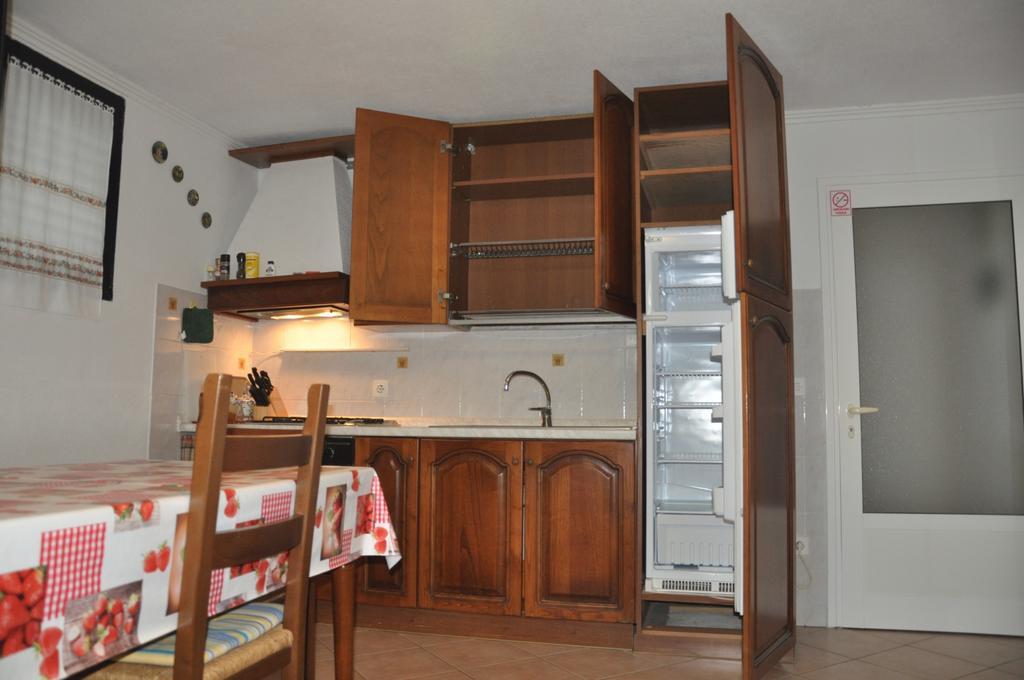 Franko Apartmani ザンブラティヤ エクステリア 写真