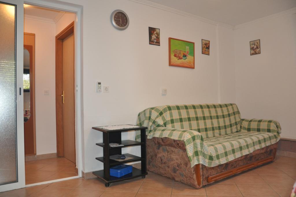 Franko Apartmani ザンブラティヤ エクステリア 写真